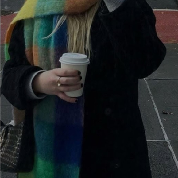 NWOT Tags Blanket Scarf - Picture 4 of 11